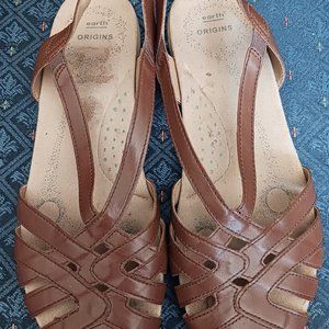 Earth Origins women's size 10M brown sandals